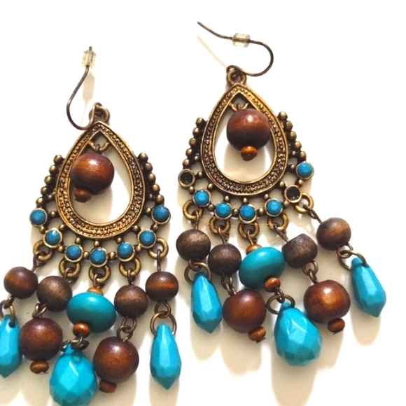 VINTAGE BOHEMIAN WOODEN BEADED NECKLACE AND MATCHING EARRINGS SET - Picture 2 of 8